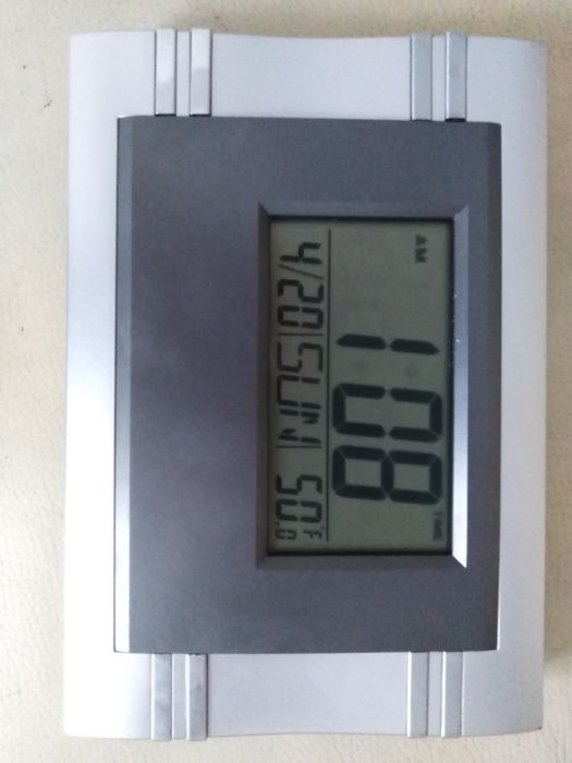 Zegar ,kalendarz,alarm termometr