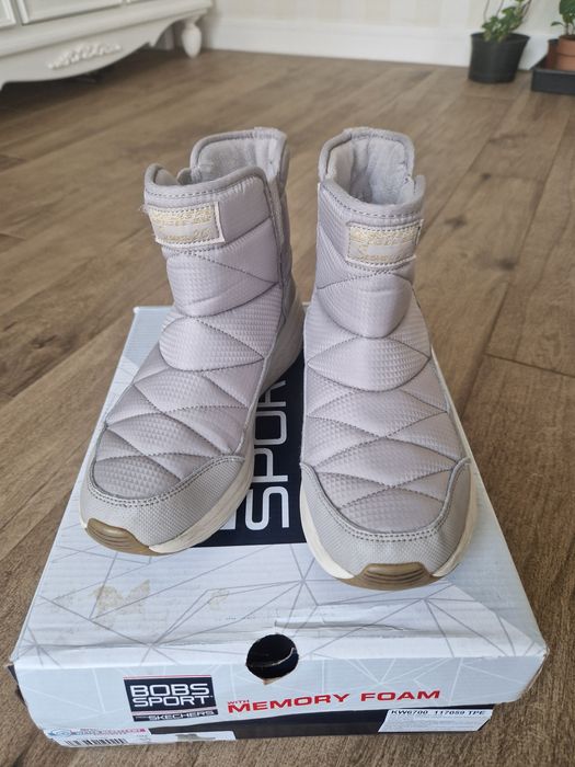 Зимові жіночі дутики чоботи  sketchers на  р.38