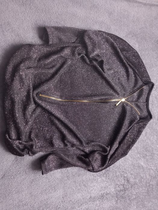 Piękna bluzka z prześwitującego materiału