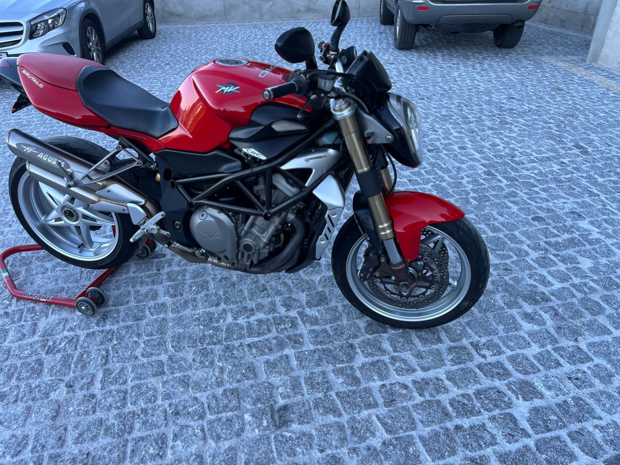 MV agusta brutale 910