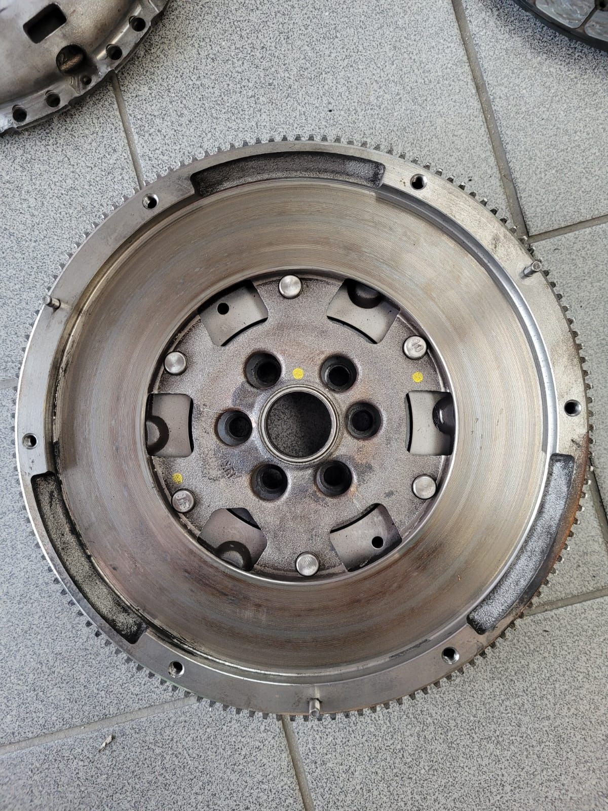 Dwumasa sprzęgło zestaw Mitsubishi Outlander II 2008R 2.0 diesel 140 p