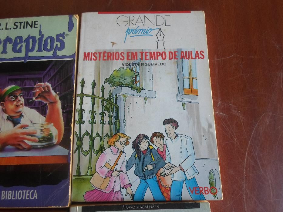 4 livros de aventura em bom estado