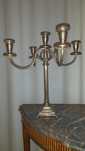 Par de candelabros em metal