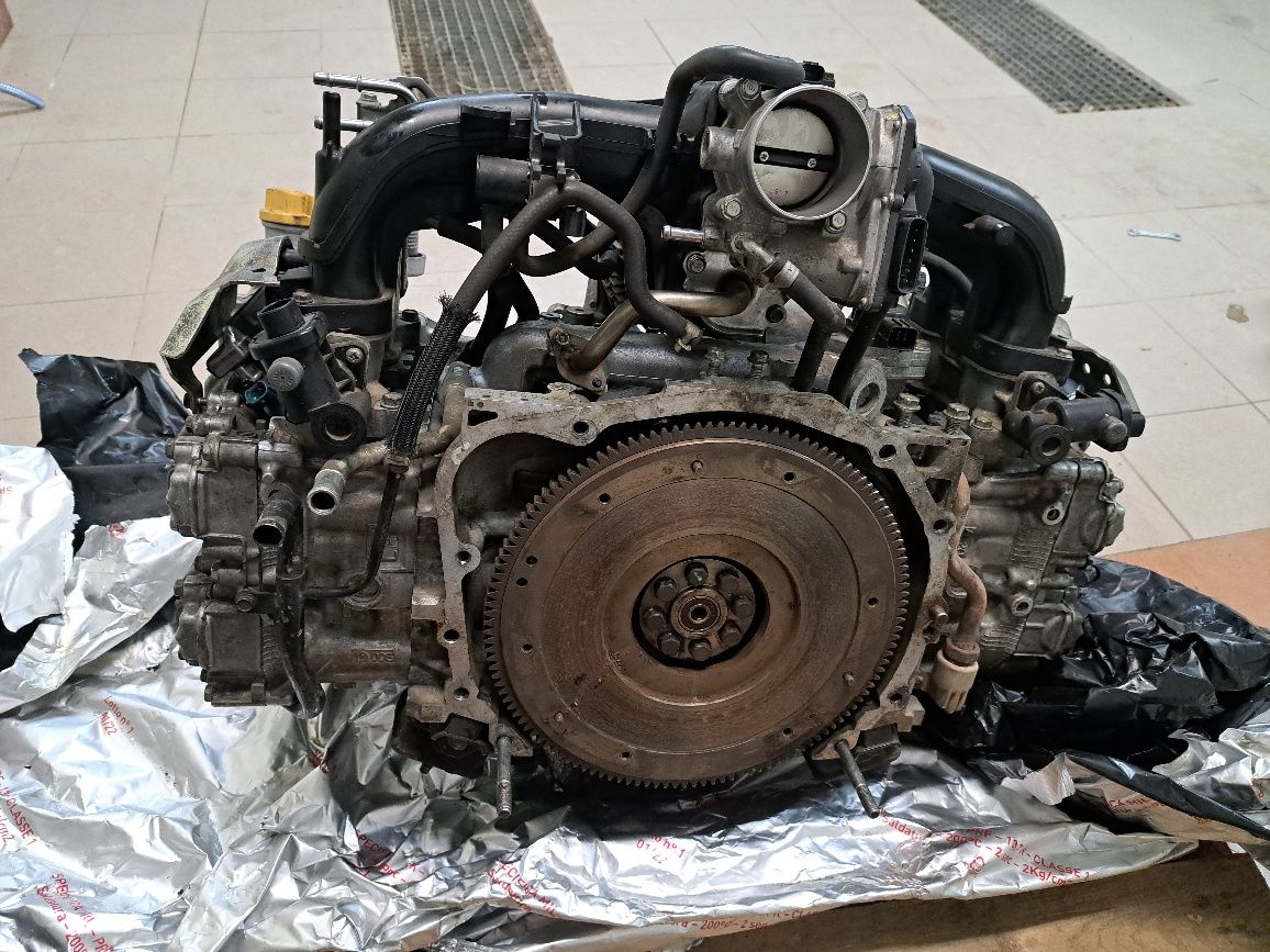 Silnik Subaru xv 2.0 uszkodzona panewka