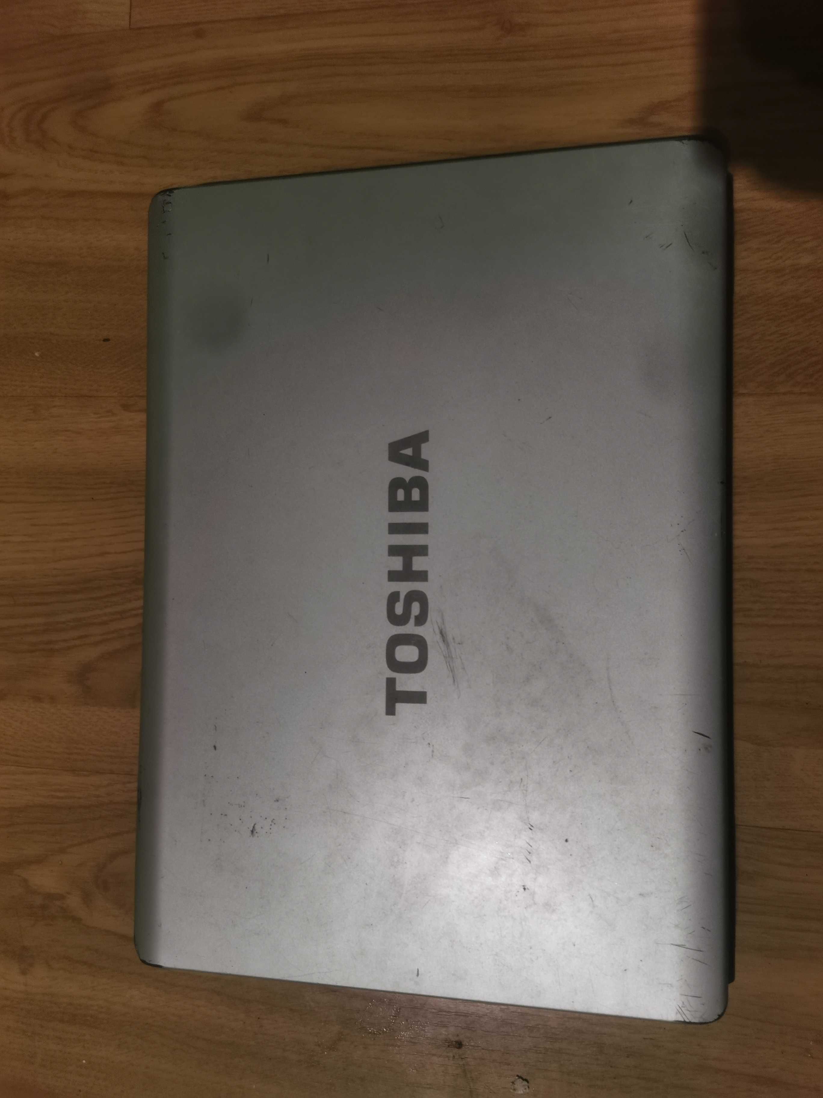Portátil Toshiba para arranjo ou peças.