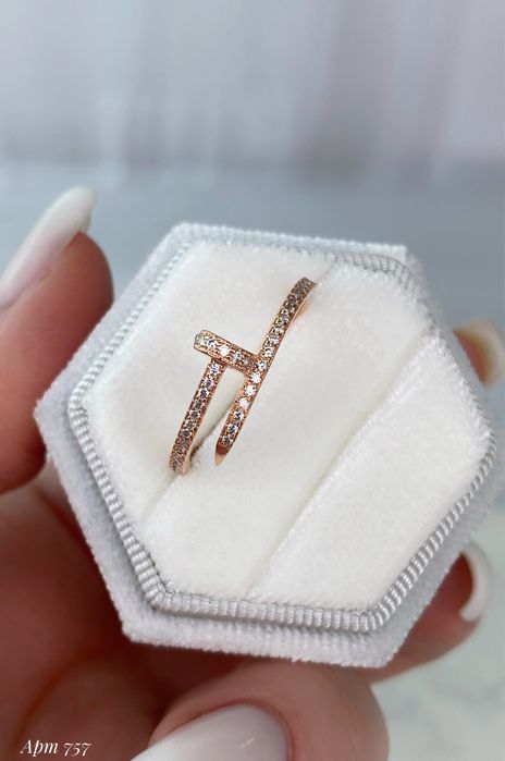 Продам срібну каблучку