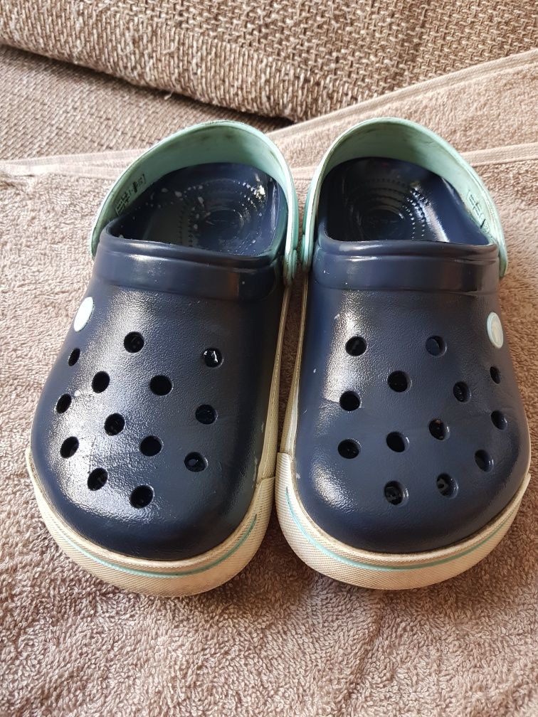 Crocs 35/36 basenowe klapki