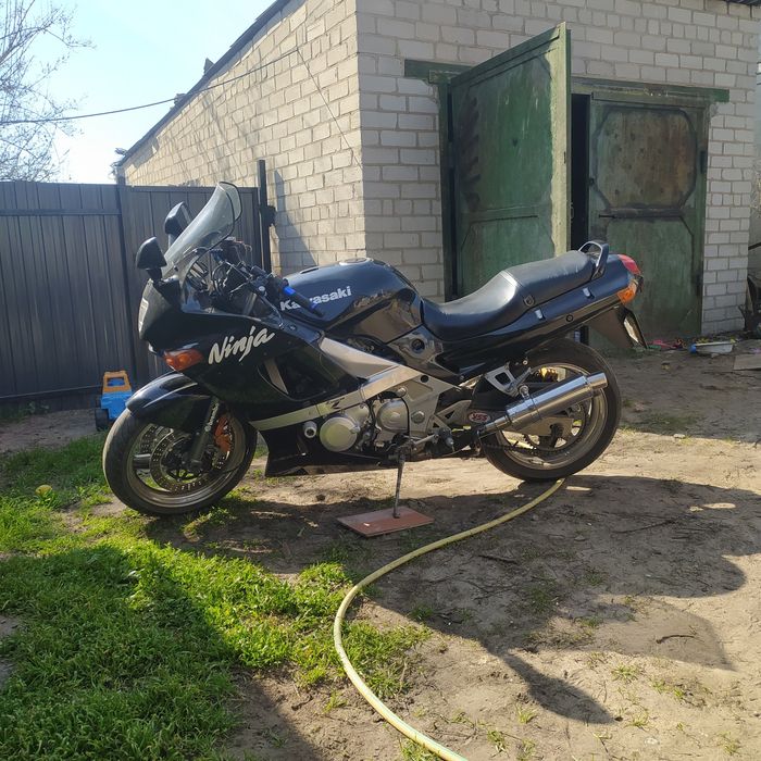 Kawasaki zzr 400