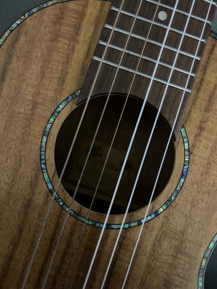 Mellow guitalele ukulele mała gitara