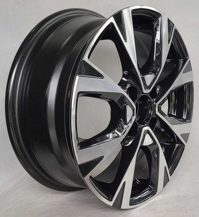 Felgi 15 Hyundai i20 Toyota Yaris 3 Suzuki Swift Kia Rio Mazda 2 54,1