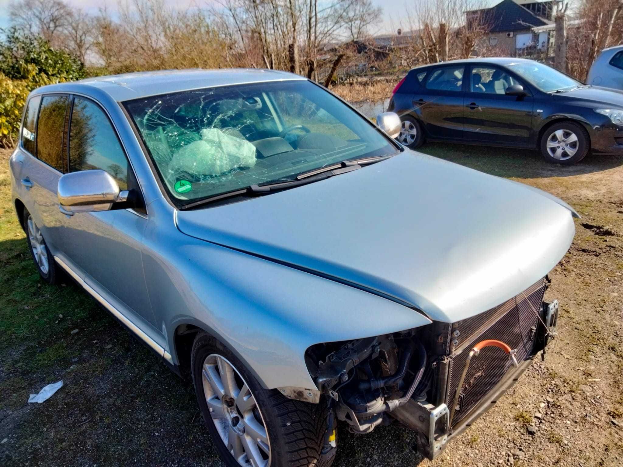 VW Touareg 4,2 benzyna automat