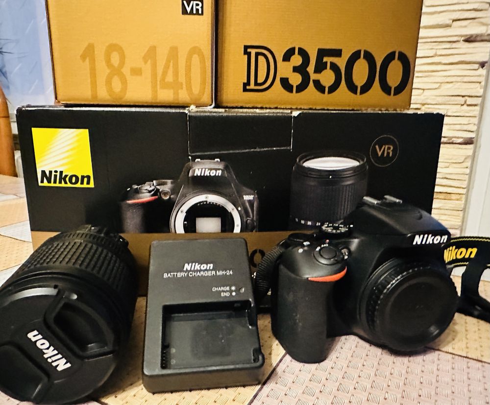Nikon D3500 + obiektyw Nikkor 18-140mm