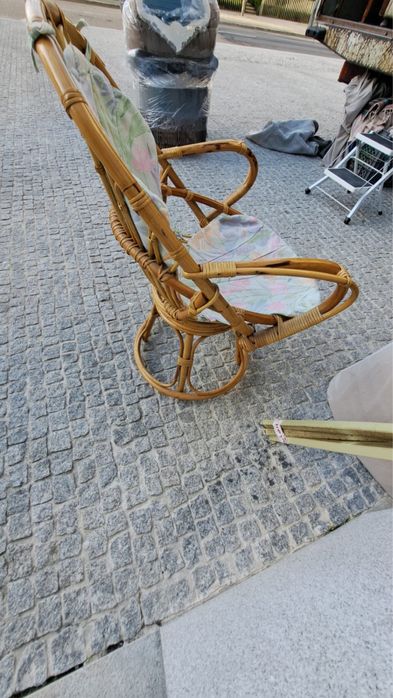 Cadeira em bamboo rotativa