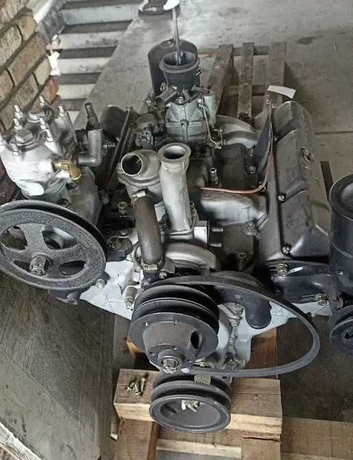 Двигун УРАЛ-375 бензин