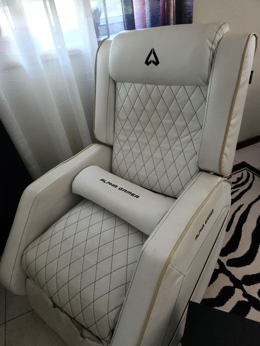 Sofa alpha gamer