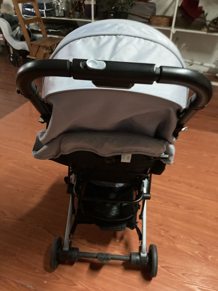 45 €  carinho de bebe  usado esta bem conservado