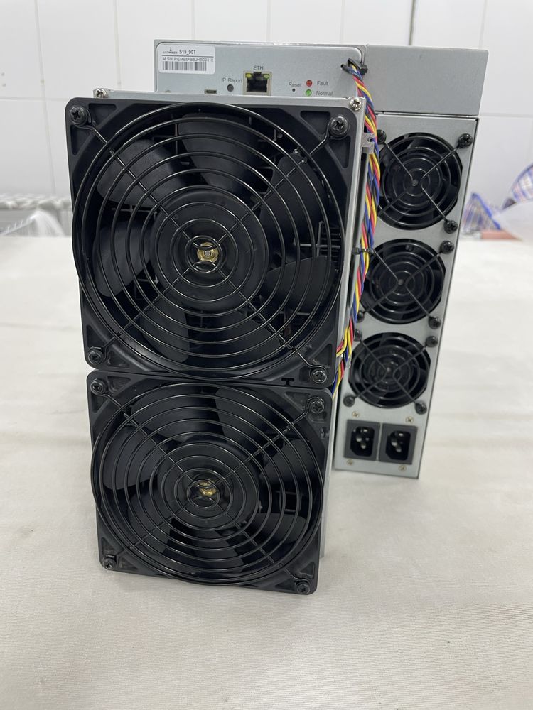 Майнер, асик bitmain s19