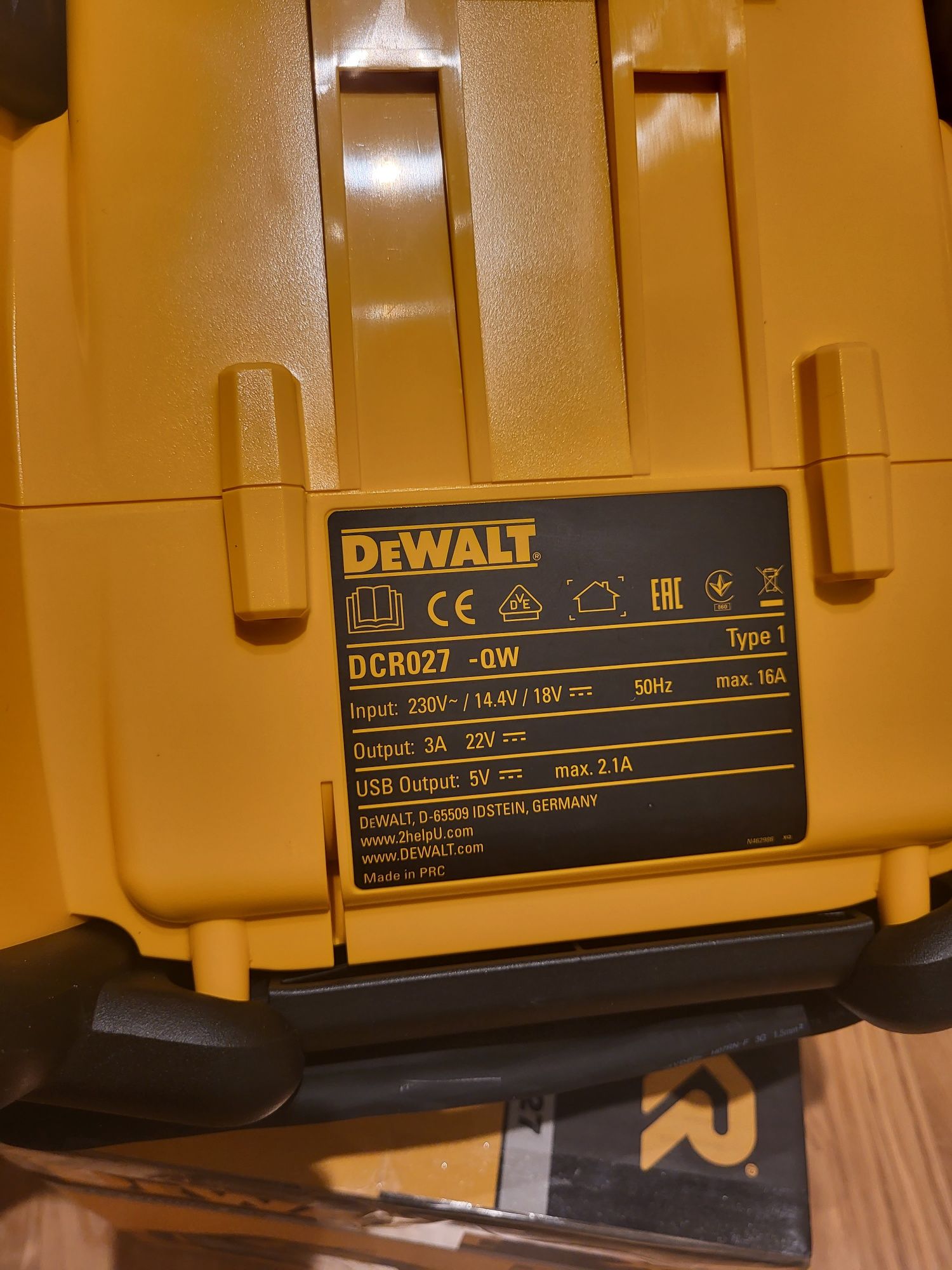 Dewalt DCR027 радіо, зарядний пристрій