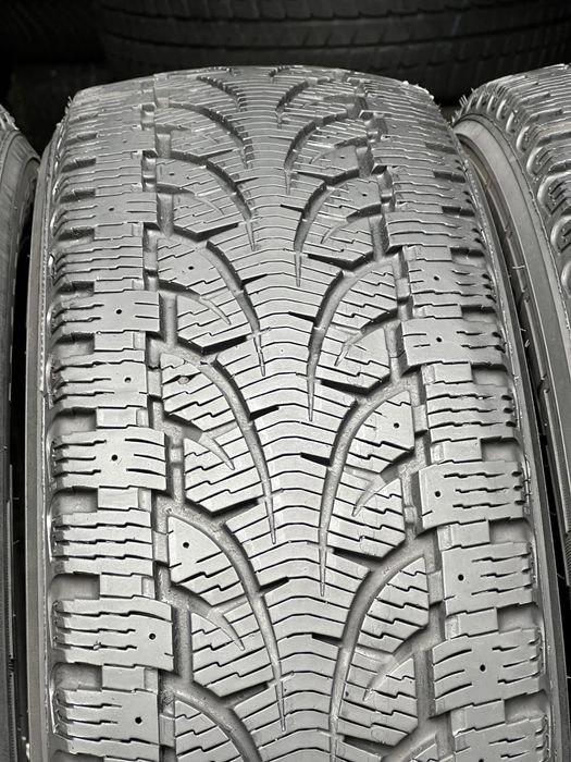 Шины зимние 215/65/R16c Pirelli Chrono