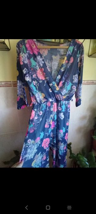 Macacão floral leve e fresco tamanho M está novo