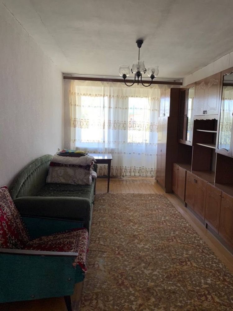 Продам 3-кімнатну квартиру в Макарові. Власник.