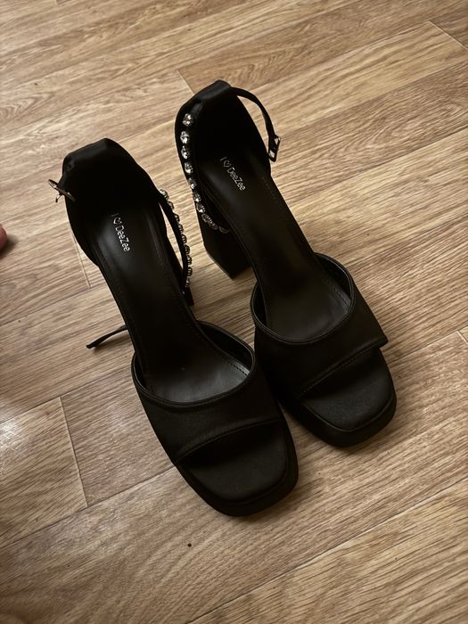 Босоножки Bratz DeeZee на толстом каблуке