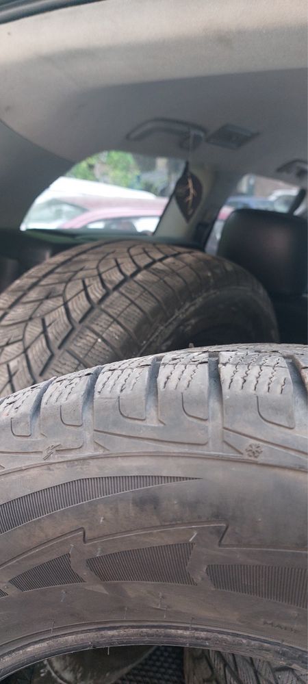 Зимова гума goodyear 265/60/R18