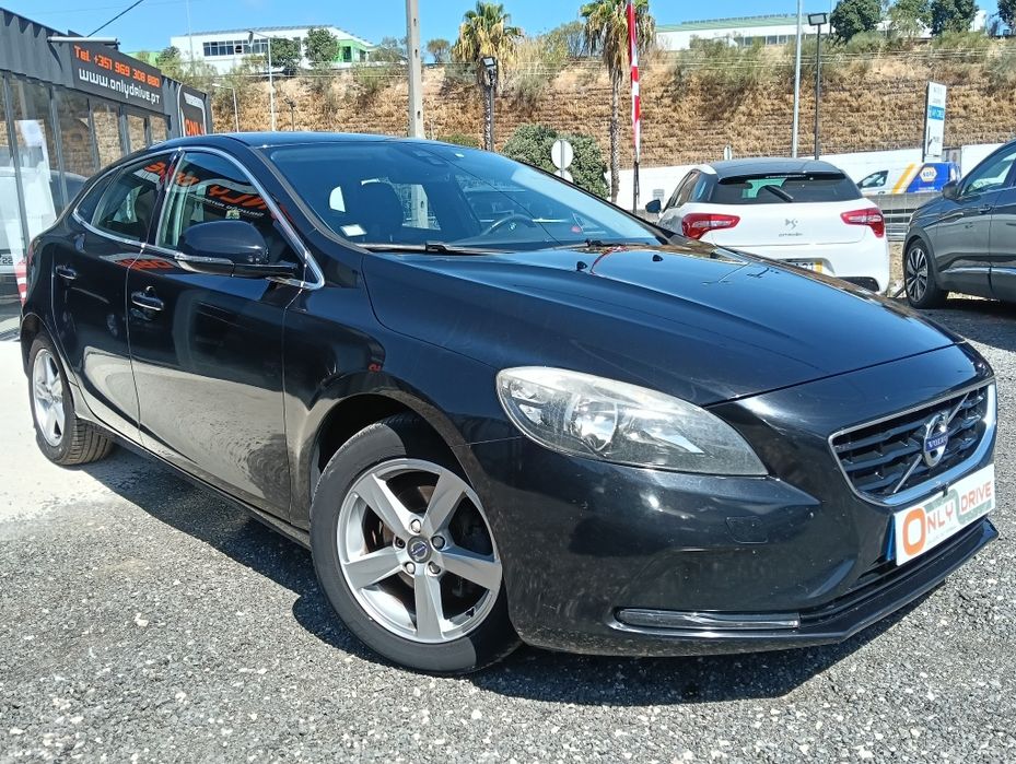 Volvo V40 D2 , Gasóleo, ano 2015, desde 168€/mes
