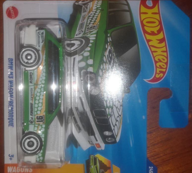 Hot wheels novo em cartela