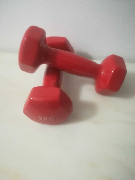 Halteres vermelhos 2kg cada