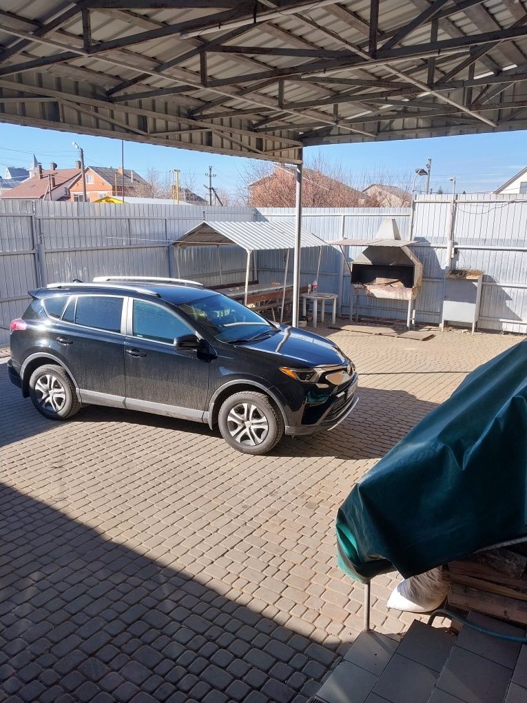 Магазин , апарт-отель , баня з басейн на дровах , центральні комунікац