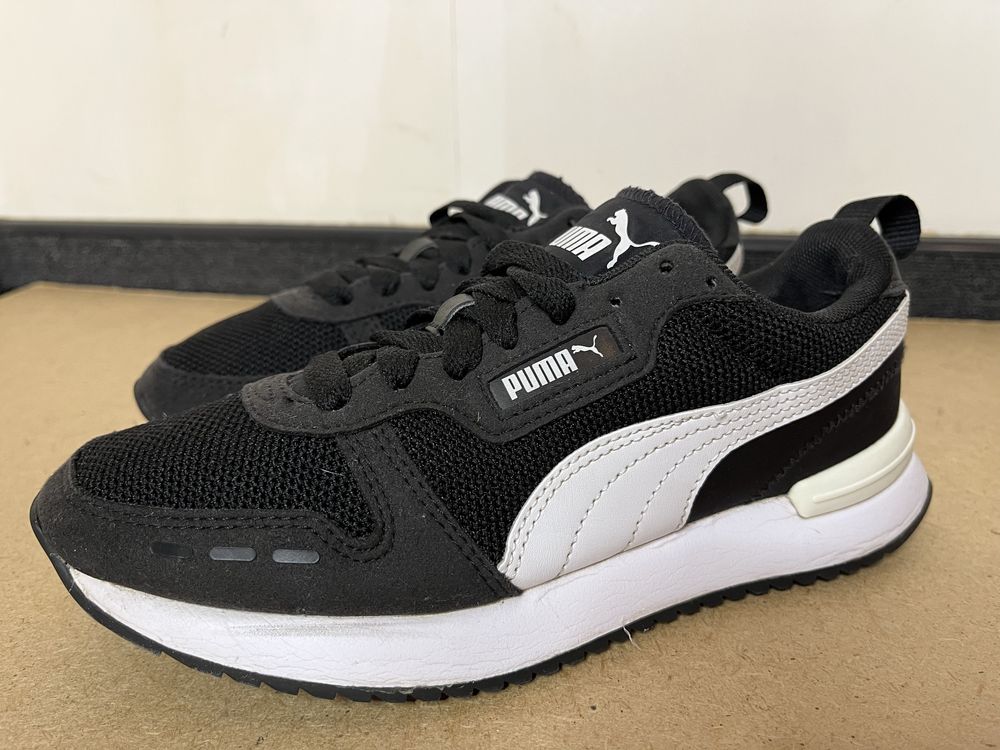 Жіночі кросівки Puma R78 (37.5 - 23.5см)