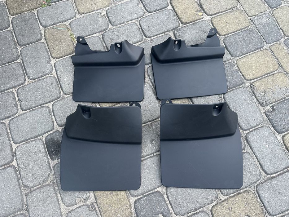 Бризговик Toyota Prado 90 1996-2002