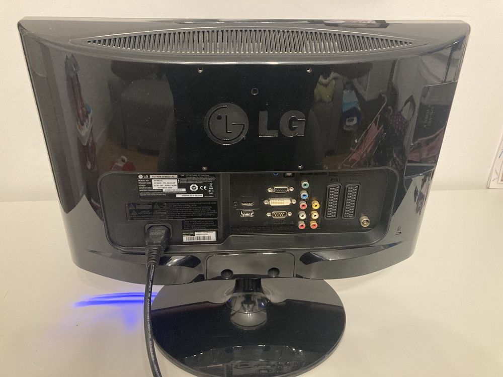 LG FLATRON 19 M1962DL Monitor z funkcją TV