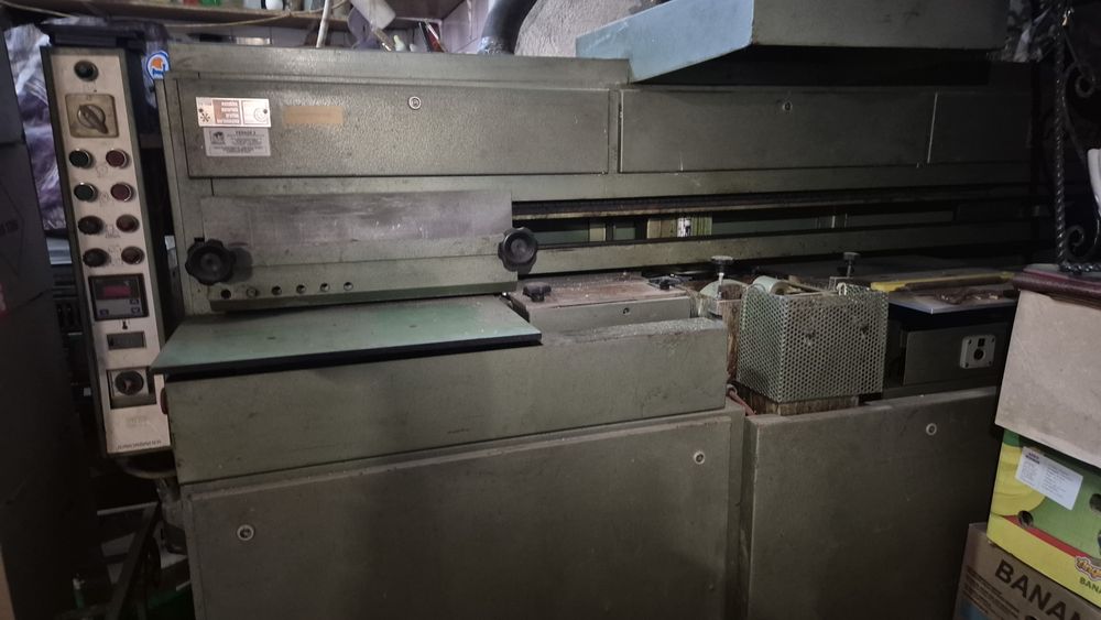 Máquina colar livros a quente