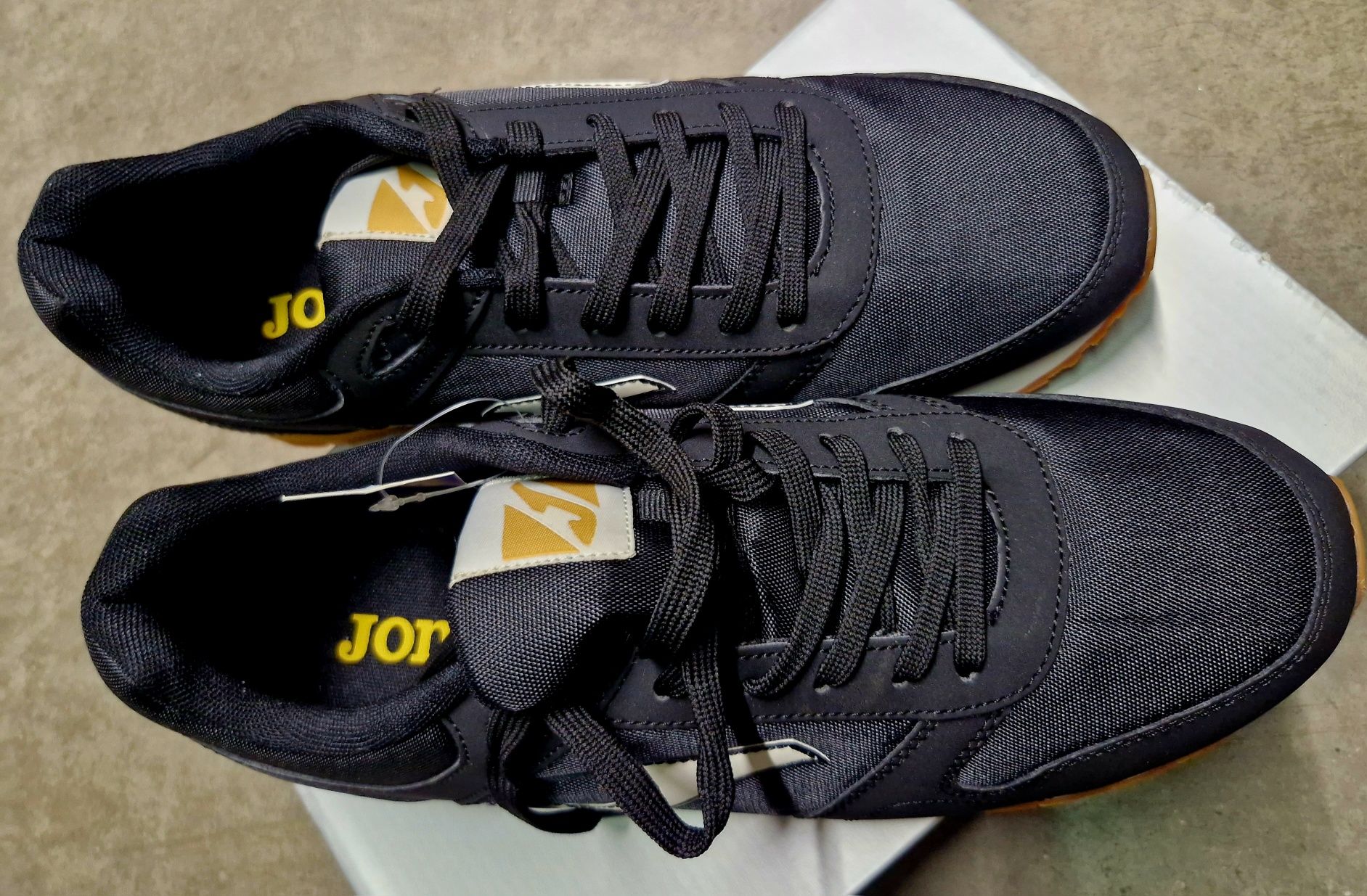 Tenis Joma novos na caixa com fatura
Excelente qualidade