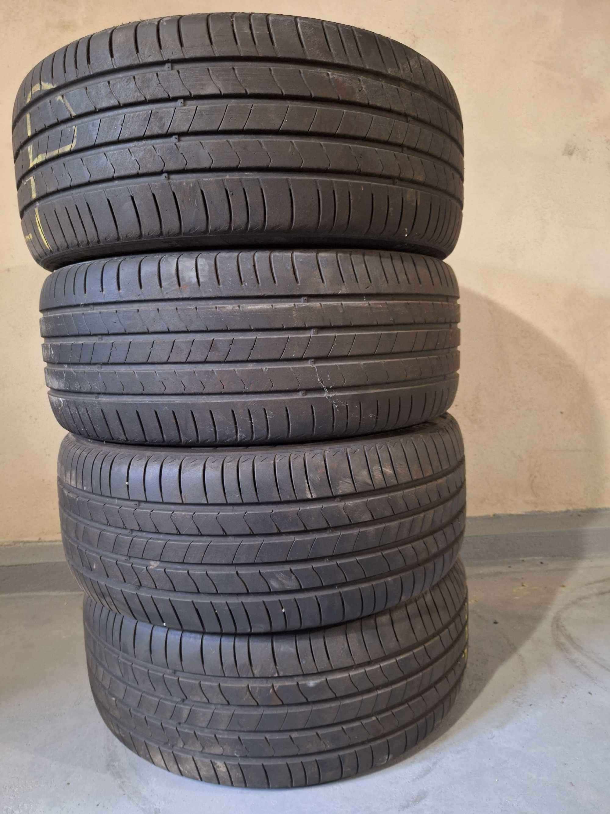 Opony KUMHO 235/45 R 18