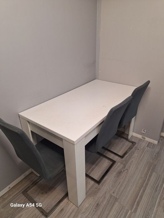 Stół krzesła  bialy