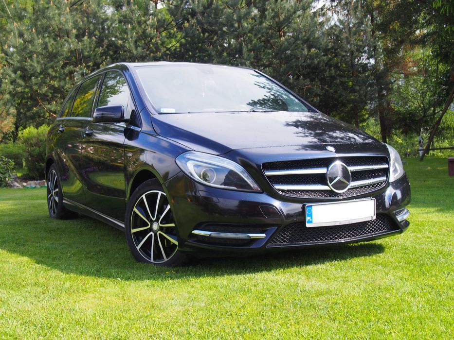 Mercedes B 180  2011r