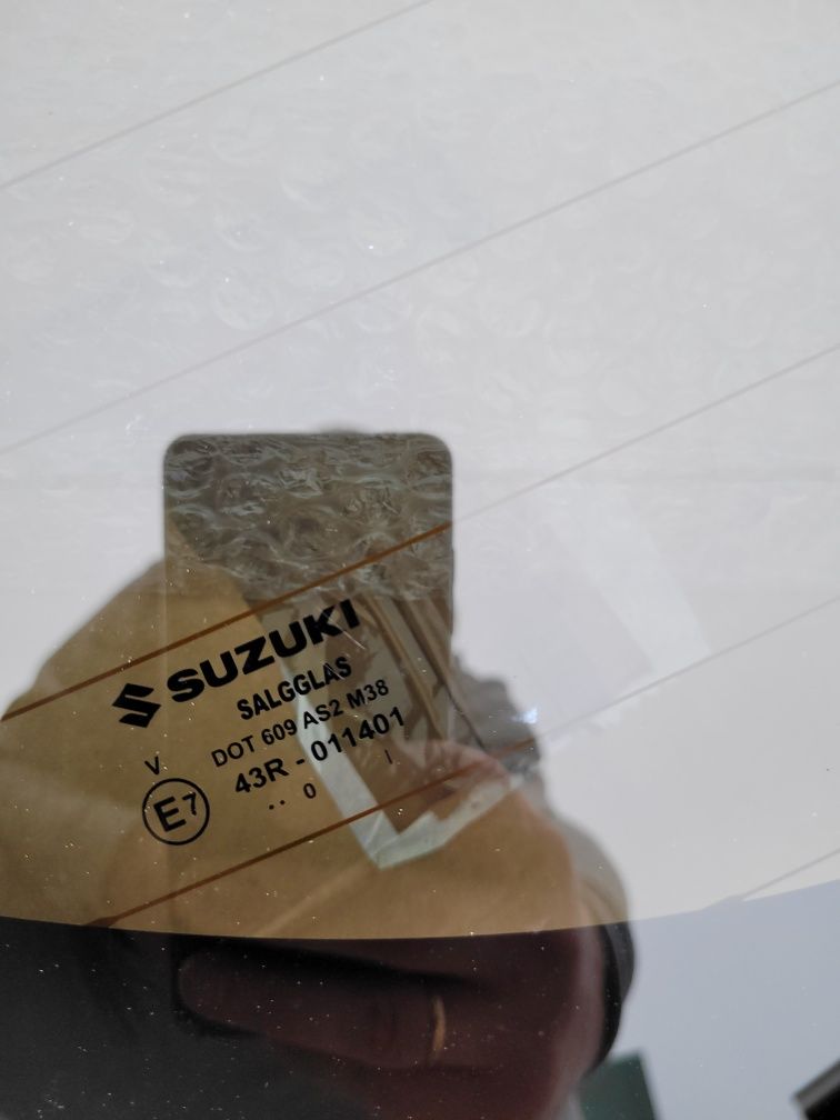 Suzuki Vitara III 2015r - szyba tylna ogrzewana,tył, klapa. Oryginał.