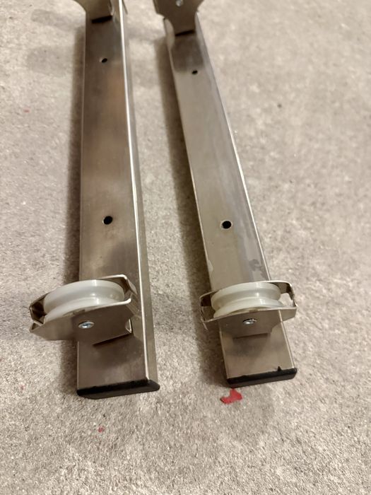 Estendal de parede Inox c/ 2 rodas