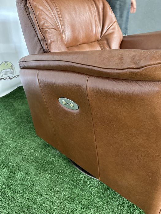 Стильне шкіряне крісло електрореклайнер цегляного кольору з Німеччини