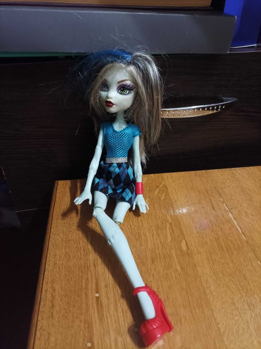 2 ляльки Monster High Everet High
