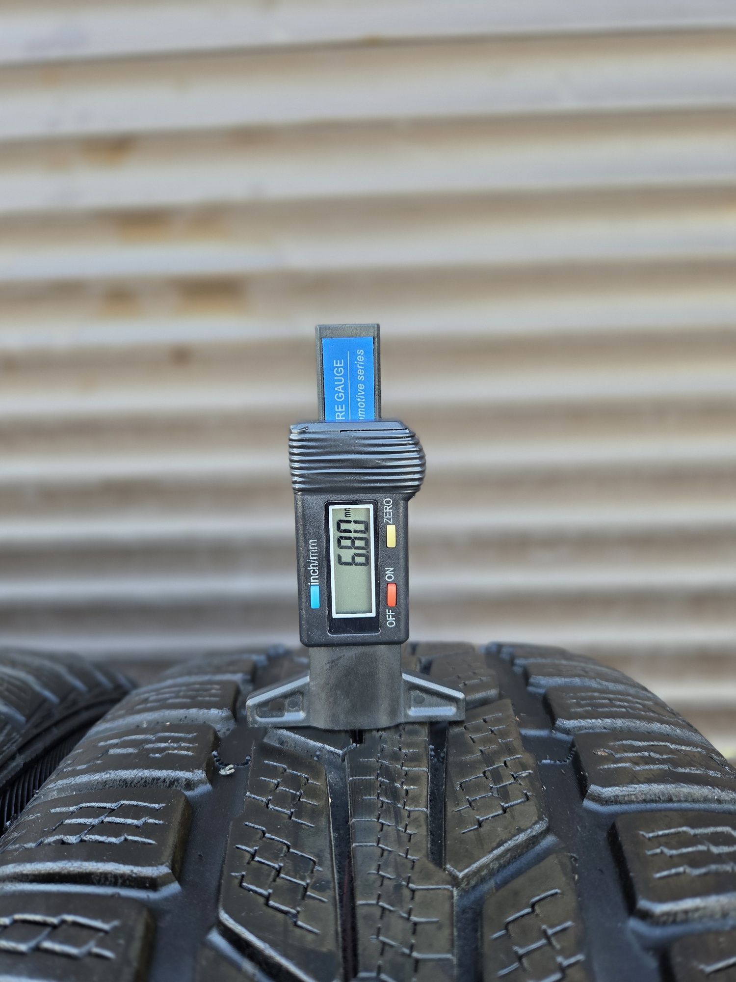 Шини всесезонні 215/55/r16, Semperit Speed-Grip.