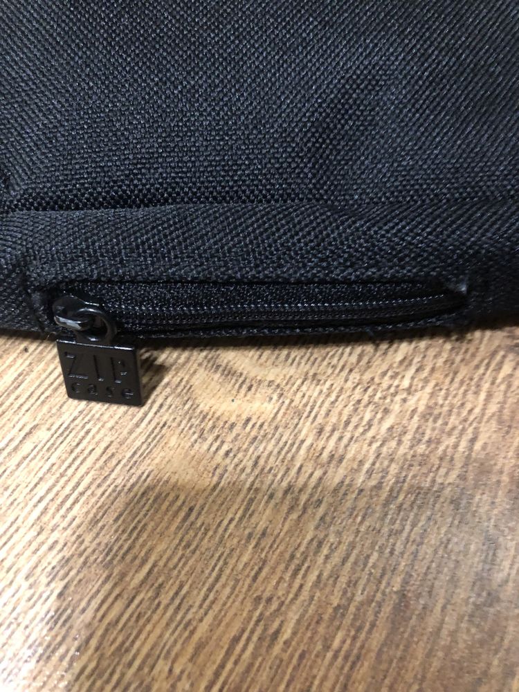 Etui do elekrtoniki Zip Case