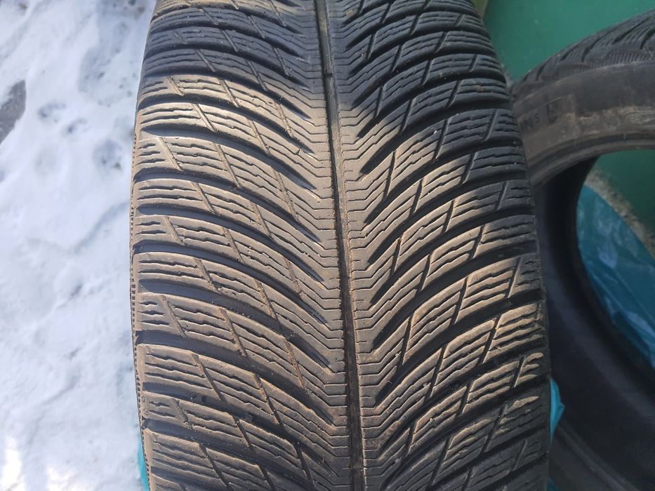 Opona zimowa  235 /50/18 Michelin