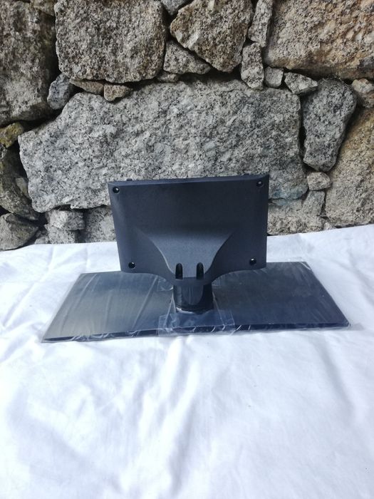 Suporte preto de televisão