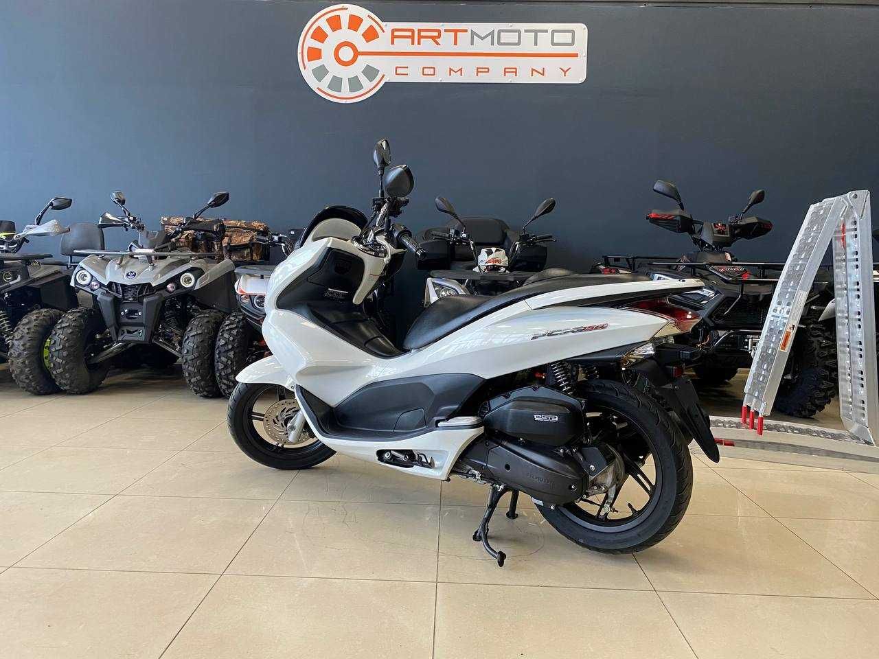 Купити максі скутер Honda PCX 150 KF12 в Арт Мото Суми, з документами