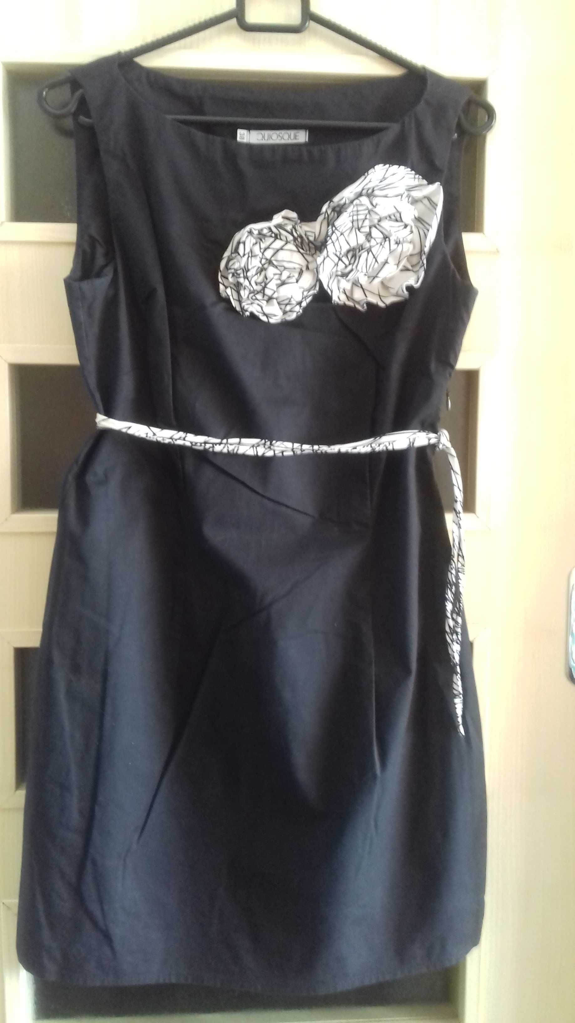 Sukienka czarna letnia z biało-czarnymi dodatkami + czarne bolerko gra