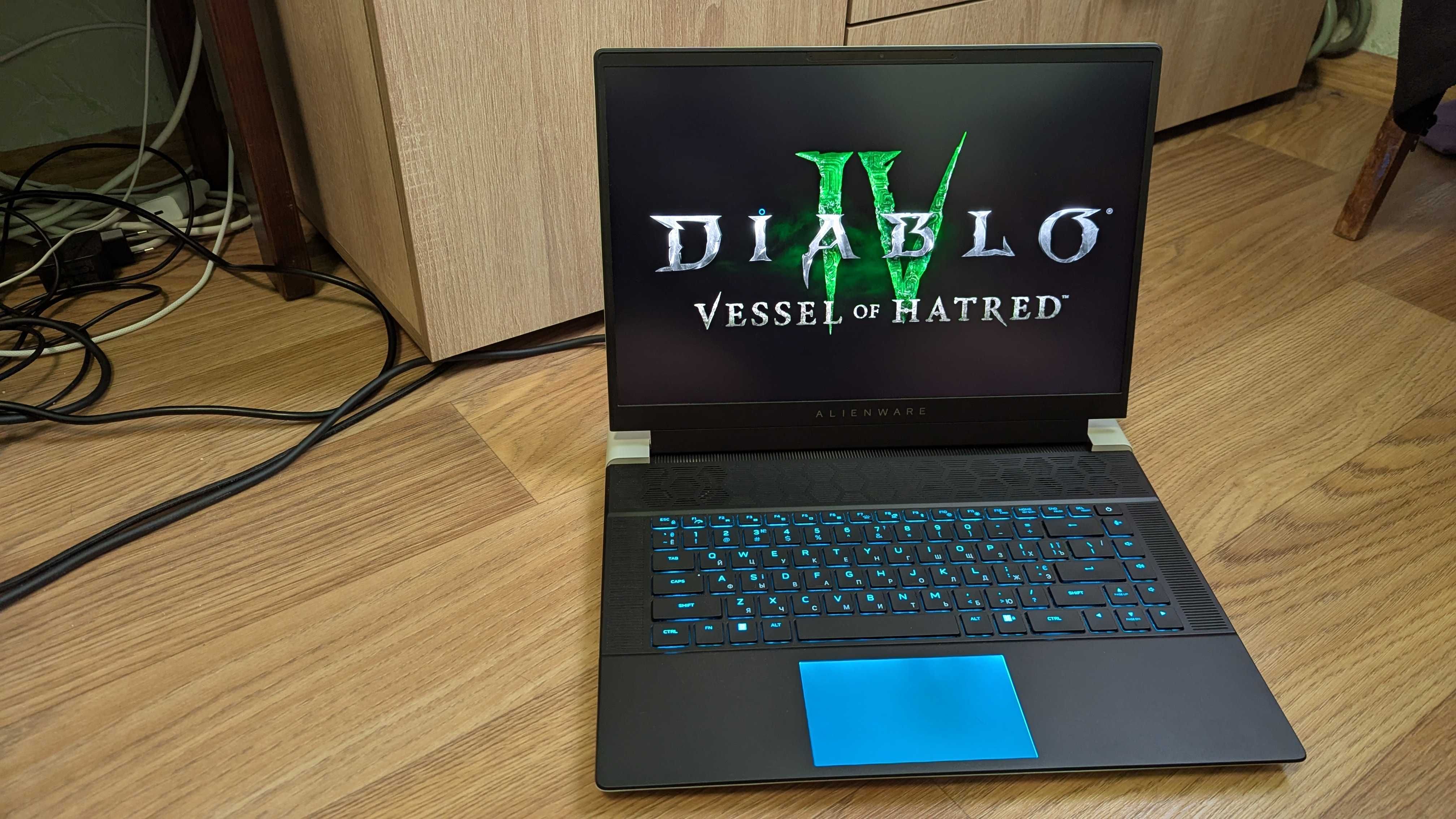Ноутбук Dell Alienware x16 R2 - NVIDIA RTX 4080/Intel® Core™ Ultra 9